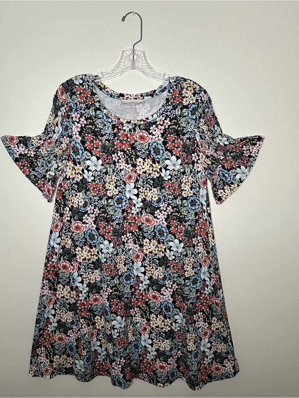 LOFT Med soft comfy flowy aline dress dark navy background w/elastic sleeves - Picture 2 of 9